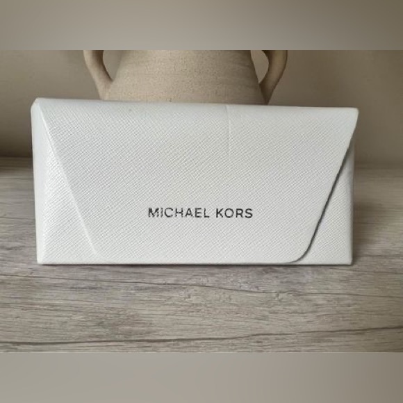 Brand New Michael Kors Women’s sunglasses - Picture 3 of 7